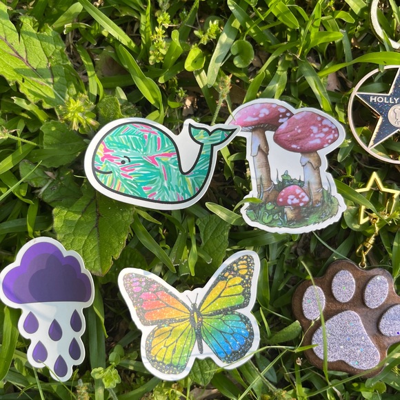 Sticker and keychain bundle - Picture 2 of 3